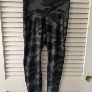High waisted camo leggings